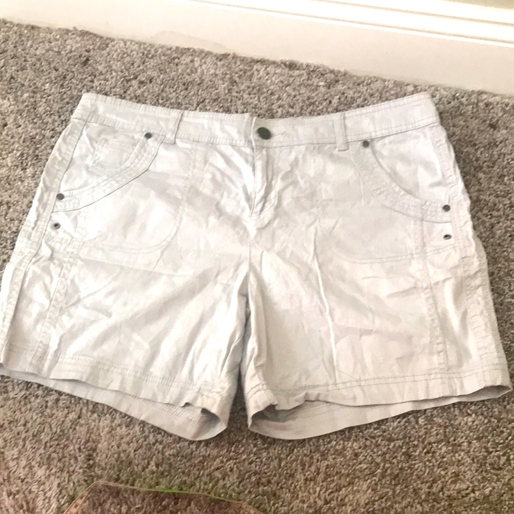 Style & Co size 14 P cotton98% spandex 2% shorts NWOT